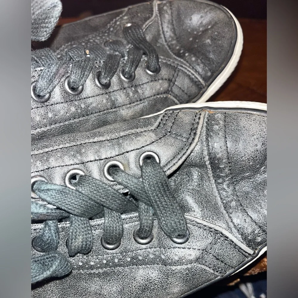 Converse Leather Low Top Sneakers Unisex Size 11 Men’s / 13 Women’s - Picture 5 of 8